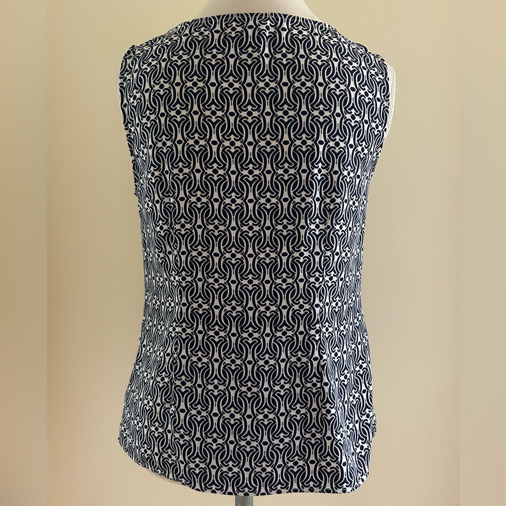 CUTE Talbots Navy/White Top - Picture 4 of 4